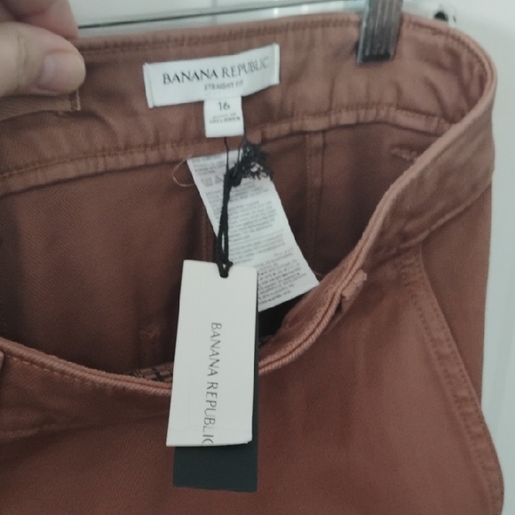 NWT Banana Republic Straight Fit Weekender Brown 🤎 Jeans. - Picture 4 of 10